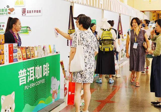 天花板”展销会成了文旅新爆款麻将胡了试玩模拟器魔都“逛吃(图5) 天花板”展销会成了文旅新爆款麻将胡了试玩模拟器魔都“逛吃(图5)